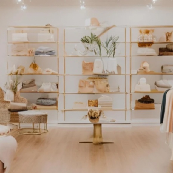 The Chic Step - Picture 2 of 6